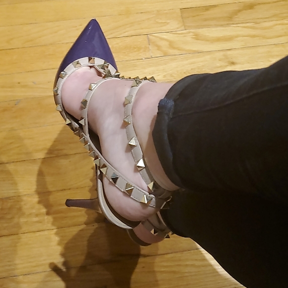 VALENTINO Garavani Rockstud Patent Purp/Nude Pumps - Picture 8 of 11